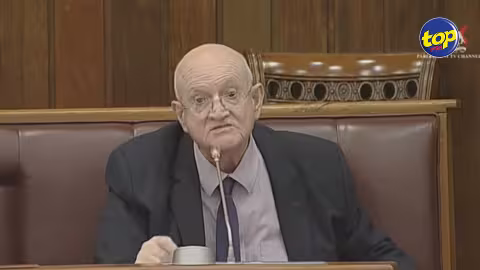 Manifestation de l’opposition parlementaire ce matin : « Zordi Gobin dan parlement, Dhaliah dan parlement, me nou nou andeor… » s’insurge Rajesh Bhagwan