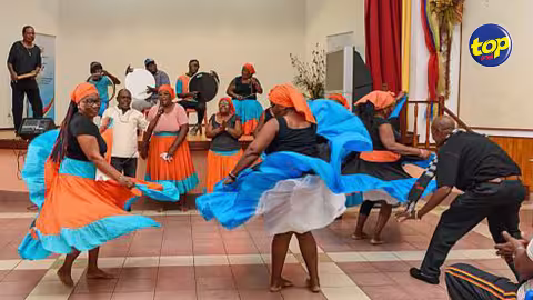 Dans un article publié dans The Conversation : Une professeure d’anthropologie des migrations de l’Université d’Edimbourg évoque « le combat des Chagossiens pour garder leur culture vivante en exil »