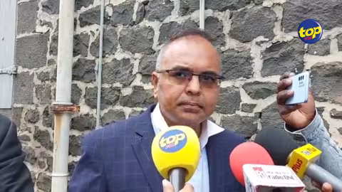 Troisième jour d’interrogatoire pour Ryan Laurette hier : « ou ale demande n’importe qui mafia pour import Rs 230 millions la drogue combien fond bizin ena, Bruneau ek so garçon pena sa fond la » déclare Me Sanjeev Teeluckdharry