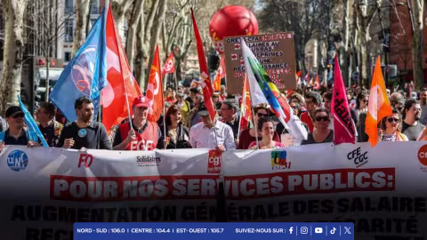 France: plus de gouvernement, pas de budget et un climat social chaud