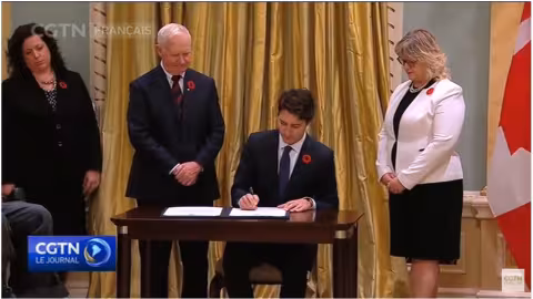 Le Premier ministre du Canada qui se cache toujours testé positif