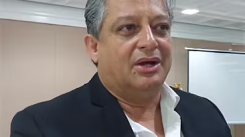 Aviation : « Air Mauritius ine fer so letan, li bizin reget so système », déclare le ministre Richard Duval