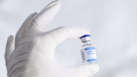 Des vaccins spécifiquement conçus pour immuniser contre le variant Omicron sont disponibles