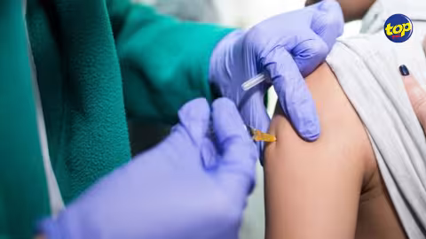 Covid-19 : un élève de 14 ans de l’Universal College allègue avoir reçu deux doses de vaccin en 5 secondes… une plainte déposée à la police