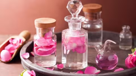 Hydrater la peau avec de l’eau de rose