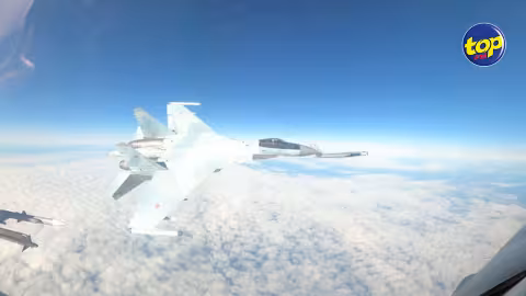 Russian fighter jet flies dangerously close to aircraft