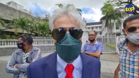 Mouvement de protestation du Dr Arvin Boolell devant l’assemblée nationale ce mardi : Il évoque l’angoisse des parents d’envoyer leurs enfants a l’école
