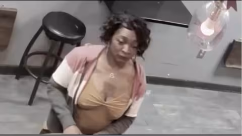 Elle tire sur un homme à bout portant en pleine rue et sous les caméras