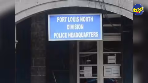 Pour avoir assisté sans autorisation aux funérailles de Noresh Juglall : un Health Inspector arrêté