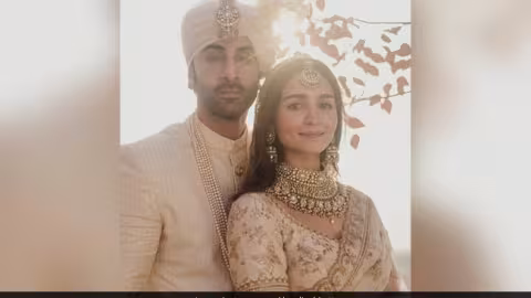 Mr And Mrs Kapoor – First Pics Of Ranbir Kapoor And Alia Bhatt After Wedding