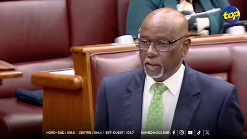 Finance Bill 2025 : « C’est du pain rassis et une tasse de thé sans sucre et sans lait », selon Joe Lesjongard