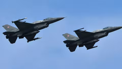 Un F-16 «détruit» un missile avec une arme laser