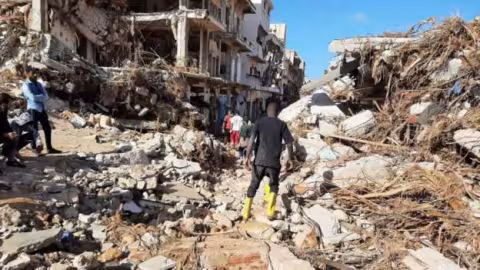 Jusqu’à 20,000 morts après les inondations catastrophiques en Libye selon le maire de Derna