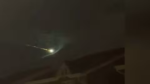 Une mystérieuse boule de feu illumine le ciel de Melbourne