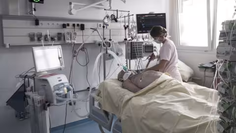 Covid-19 : Deux vaccins pourraient être disponibles dès ce mois, Moderna et Pfizer