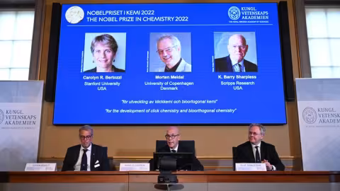 Le prix Nobel de chimie 2022 attribué aux Américains Carolyn R. Bertozzi et K. Barry Sharpless et au Danois Morten Meldal
