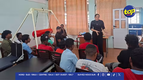 Sensibilisation : la Police et la BCR Association au plus près des enfants à Barkly