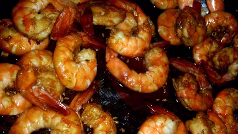 Recette : Crevettes sautées à l’ail, gingembre et sauce Soja