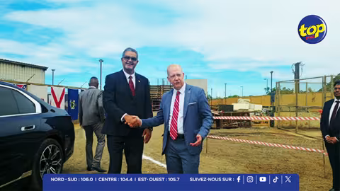 Topping-Out Ceremony du nouveau bâtiment de l’Ambassade américaine à Bagatelle 