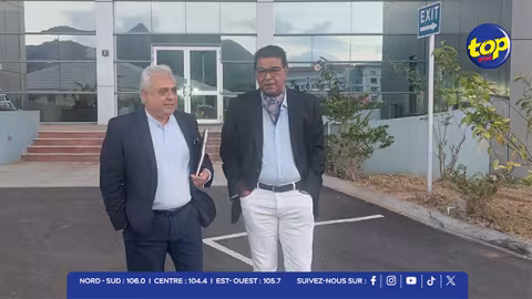 Soupçons de trafic d’influence : Mes Samad Goolamally et Ashley Hurhangee dénoncent une enquête délicate et une détention “injustifiée” du lanceur d’alerte, Nasser Bheeky