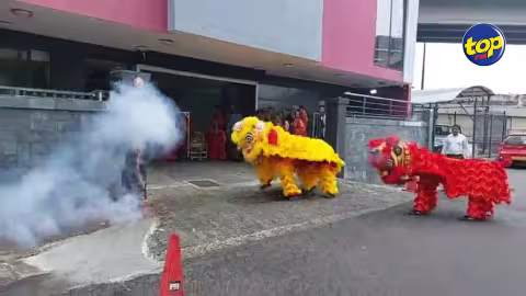 Fête du Printemps : Top Fm accueille le lion chinois dans ses locaux