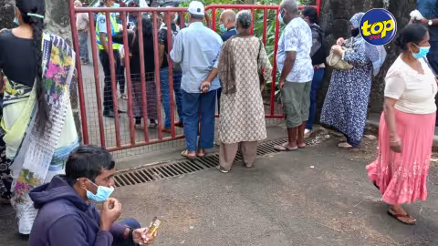 Une mauvaise organisation décriée au centre de vaccination de Flacq : des personnes âgées contraintes de rentrer chez eux ; Les doses n’étant plus disponibles