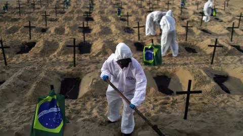 Covid-19 : le Brésil franchit le cap des 3 000 décès quotidiens, un record