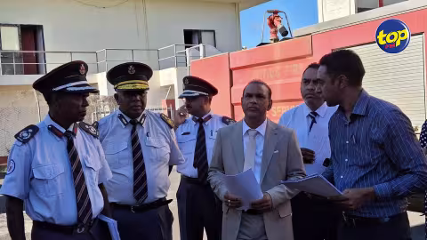 Mauritius Fire & Rescue Services : « 33 camions en panne depuis 2 ans, c’est grave ! J’ai ainsi fait pression pour obtenir plus de camions », affirme le ministre Ranjiv Woochit